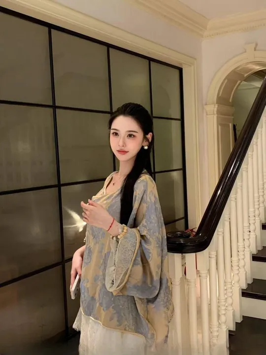 地铁站美娘子