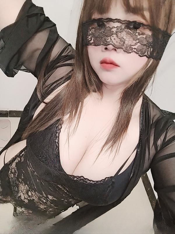 坂田大奶白虎馒头逼 图 2