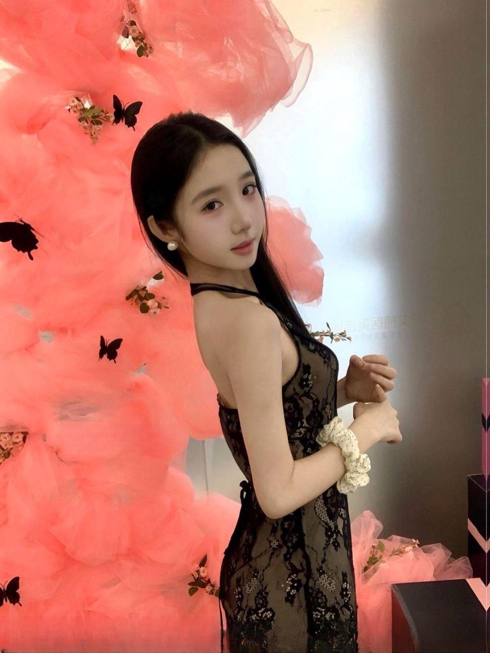 宝山性感少女 图 2