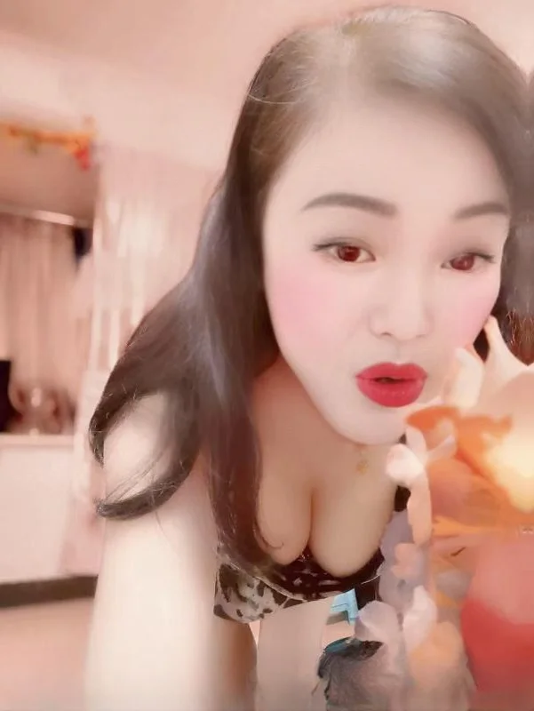 大胸泻火少妇 图 4