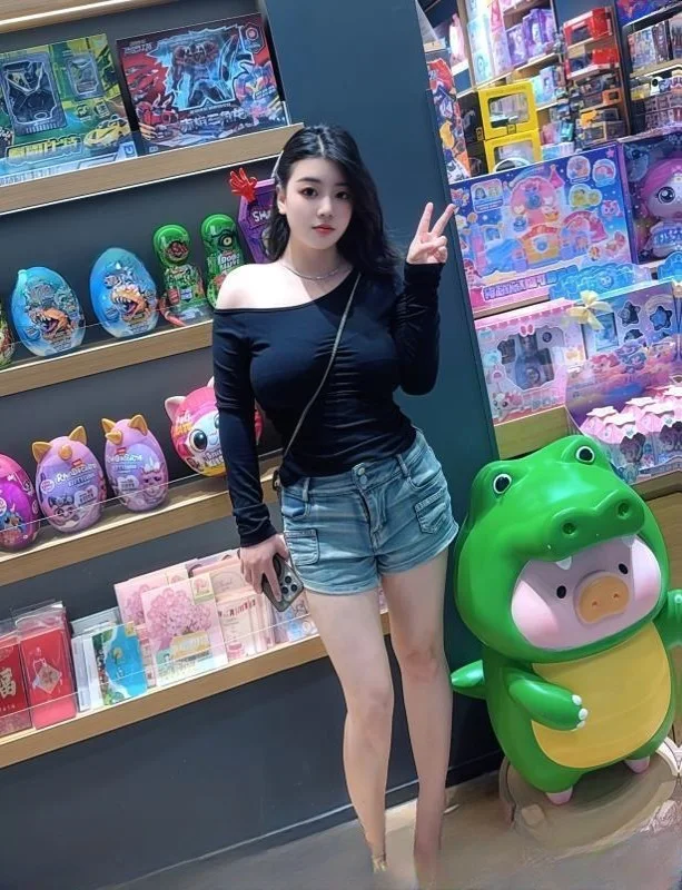 丰满型巨乳大臀姐姐 图 2