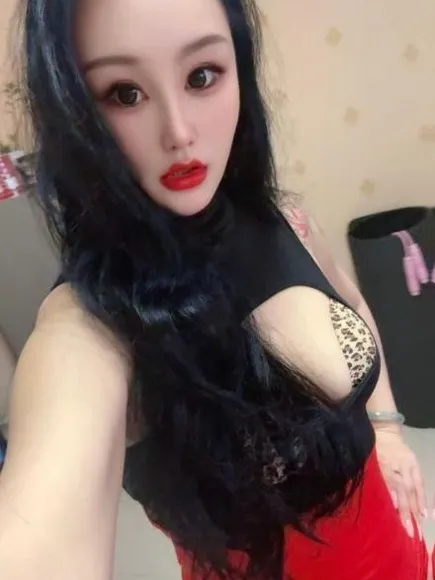 170烈焰红唇骚御姐