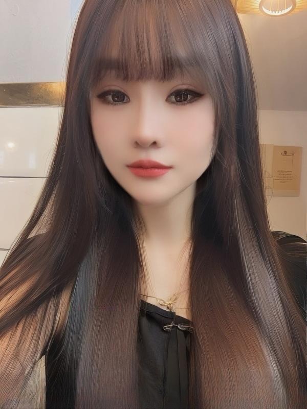 丰满水多小嫩妹