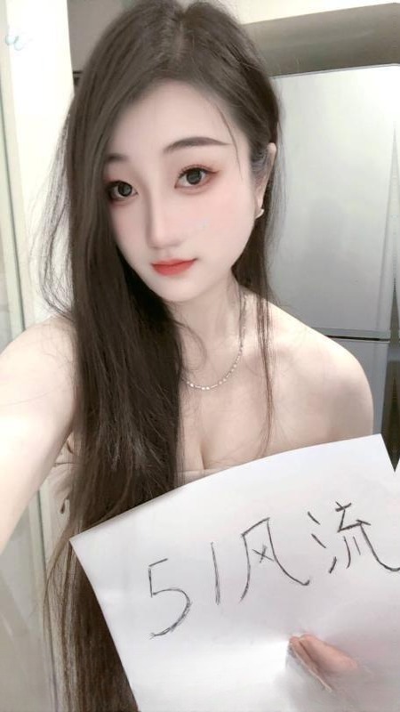 坂田长发美女小雯
