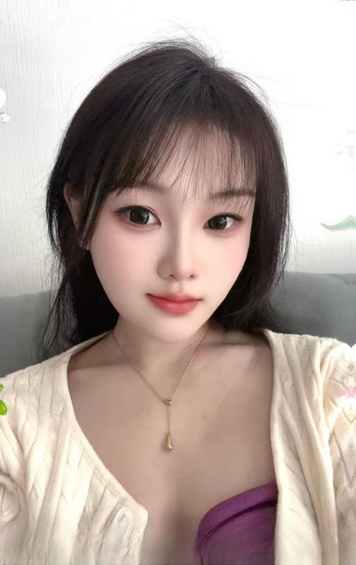 雁塔翘臀骚货 图 2