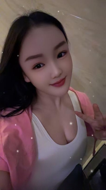 纯欲小姐姐依依 图 3