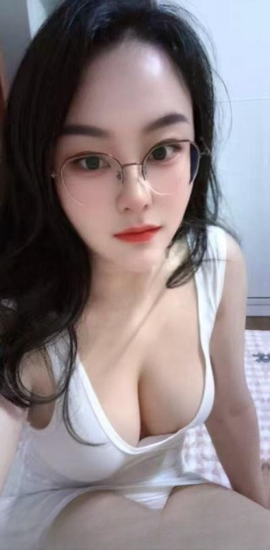 二刷温柔反差眼镜妹 图 3