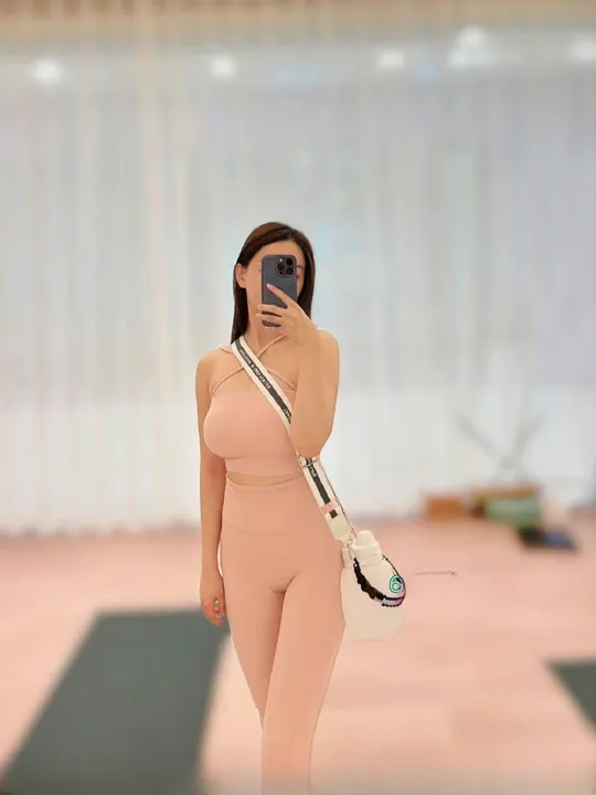 粉嫩性感大奶妹妹
