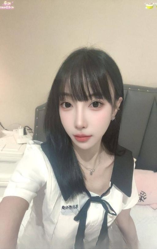园区性感小骚逼可欣 图 2
