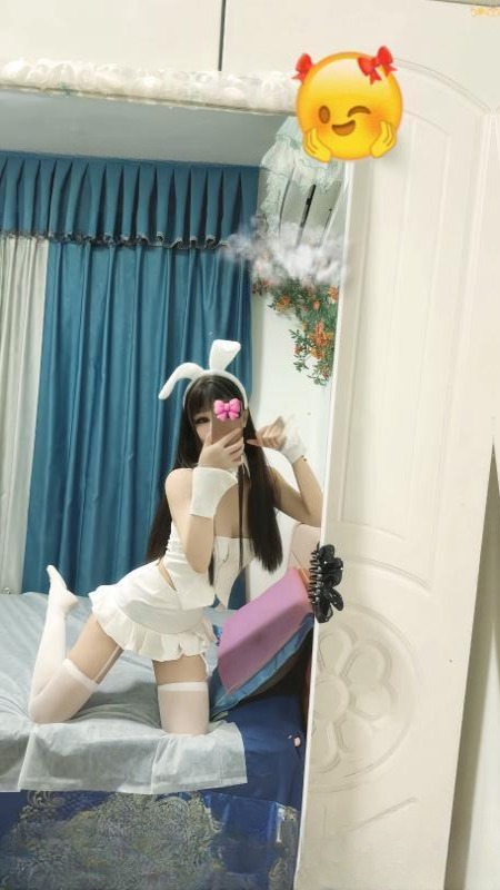 身材火辣奶瑶妹妹 图 2