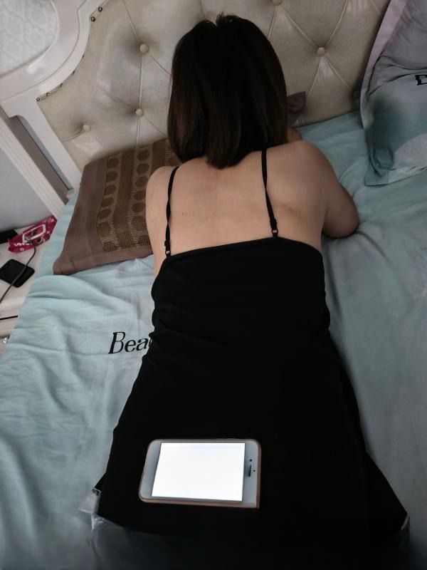 深喉比紧少妇 图 2
