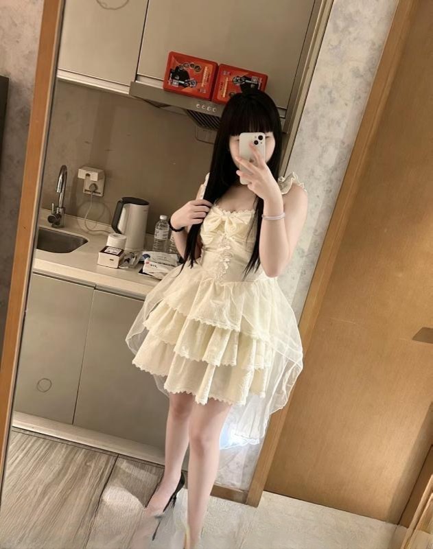 一线天小胖妹 图 2