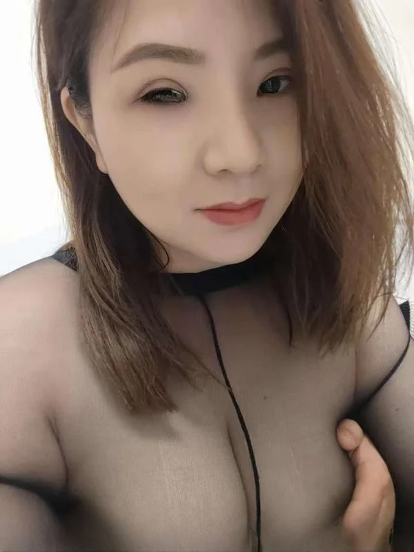 雨花大胸少妇