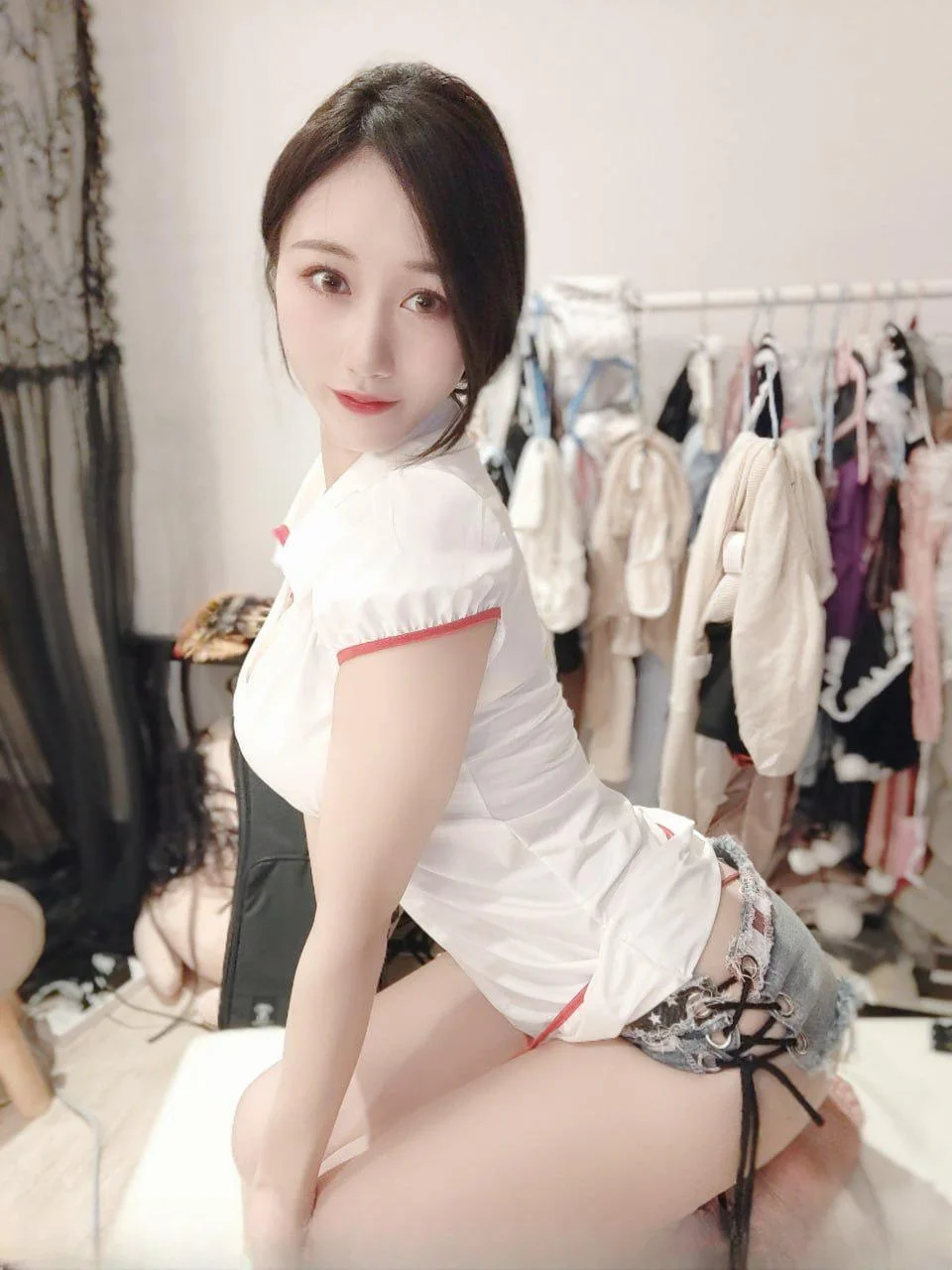 风骚制服姐姐 图 2