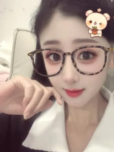 舌头会跳舞的骨感女