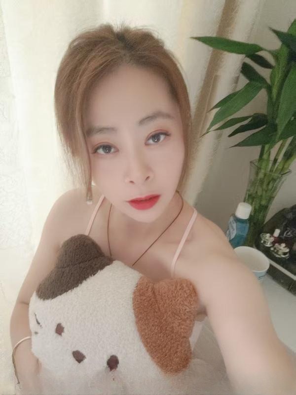 翘臀少妇晓雯 图 2