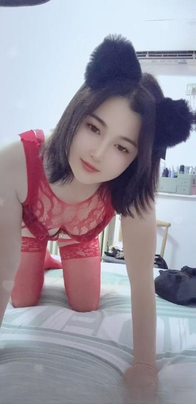 舌吻红色情欲小浪妇 图 3