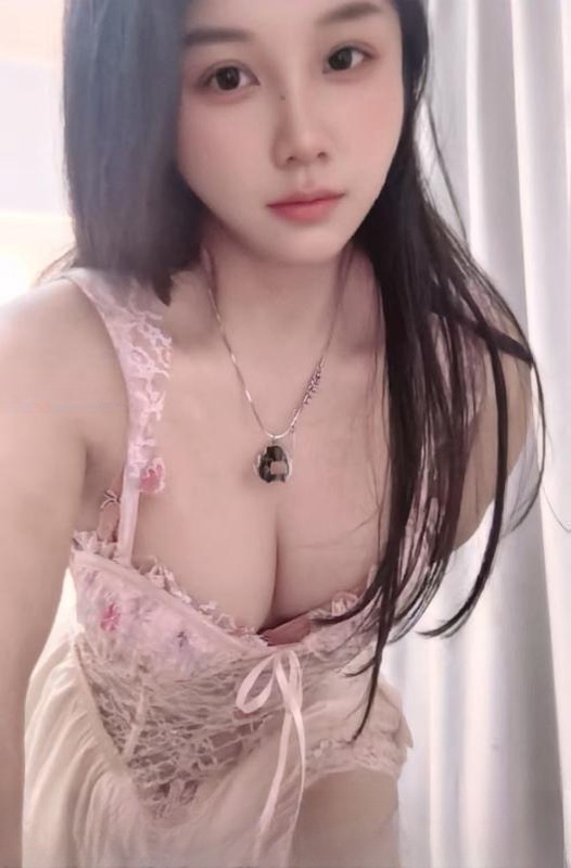 制服调情少妇在兼职 图 4