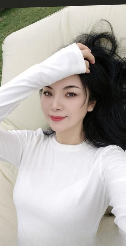白净兼职人妻少妇 图 2
