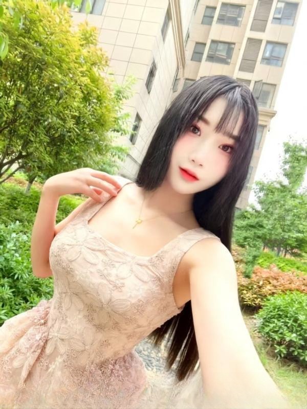 光谷步行街芳芳
