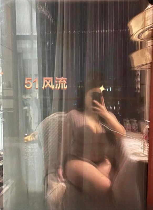可以扣逼的美少妇