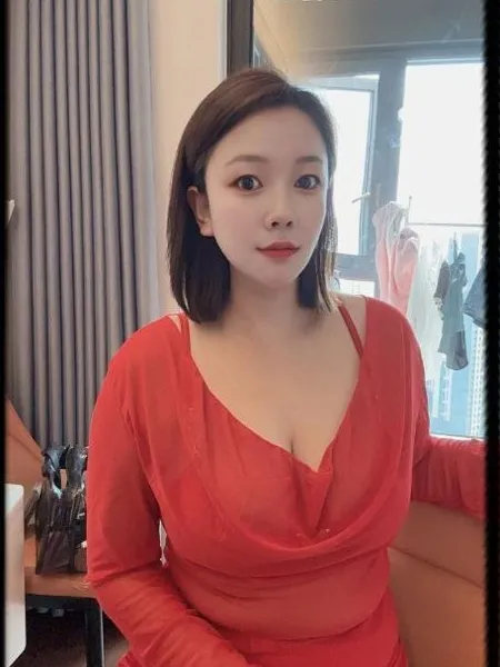 雨花大胸妖姬
