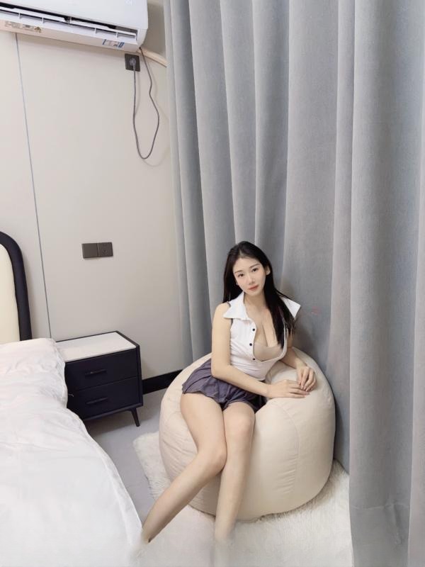 大胸气质型姐姐 图 2
