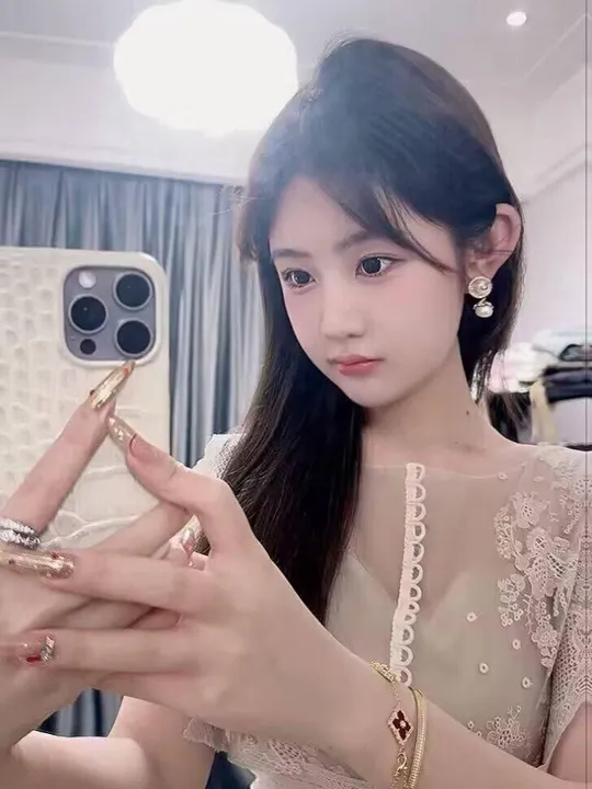 纯欲系初下海小妞