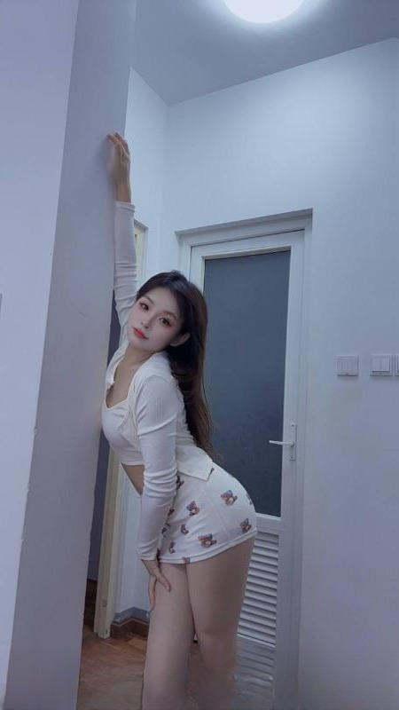 天河翘臀御姐小鱼 图 2