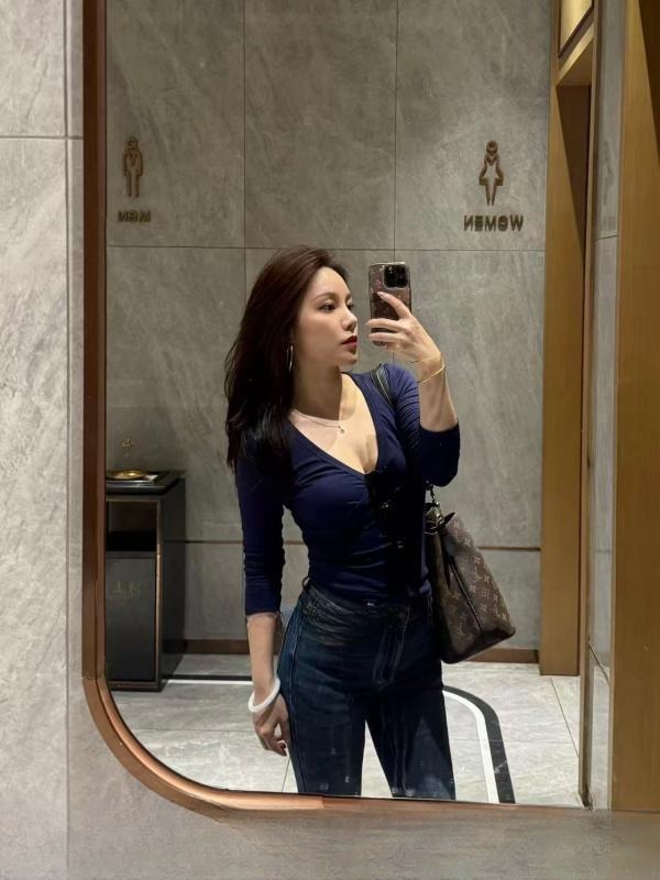 口爆美乳翘臀御姐