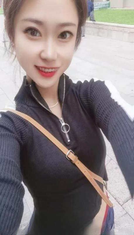 长腿御姐身材好 图 2