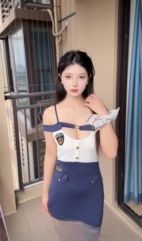 嘉定制服诱惑天花板 图 2
