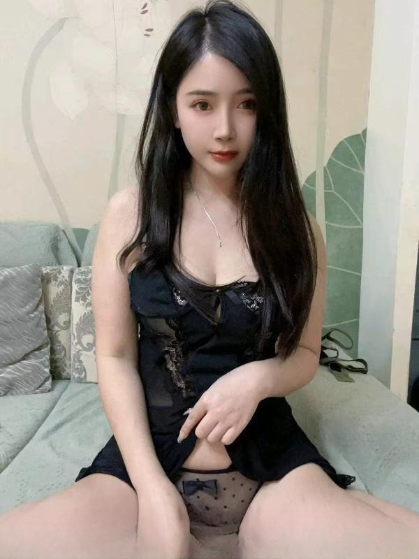 性感大胸翘臀骚妹 图 2