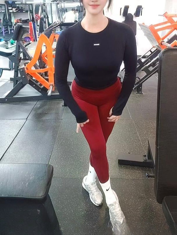 大屁股长腿少妇