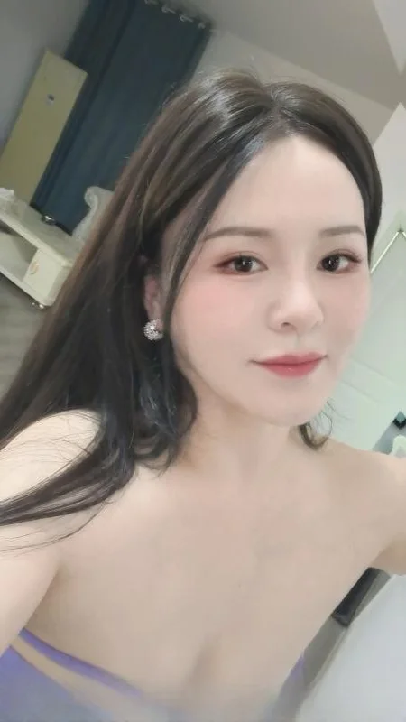 服务系美乳姐姐 图 2