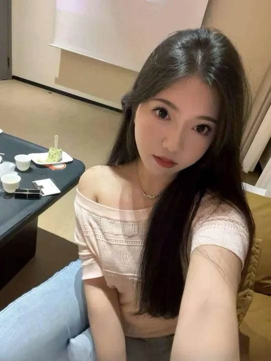 温柔知心小尤物