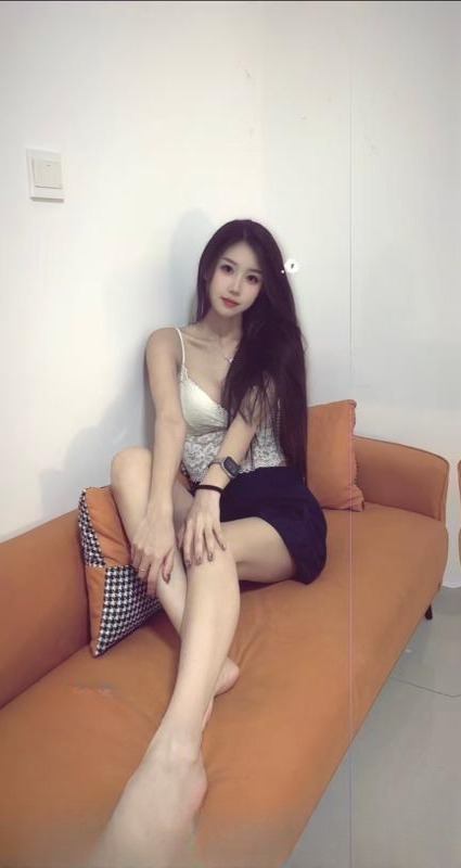 黑丝长腿俏佳人 图 4
