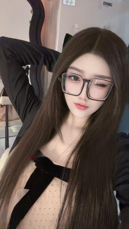性感制服小女友 图 2