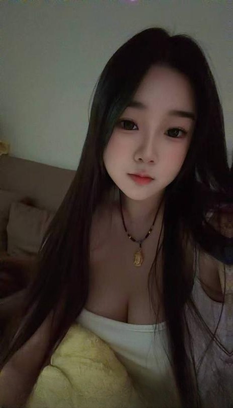 嫩妹逼紧翘臀汁水多 图 2