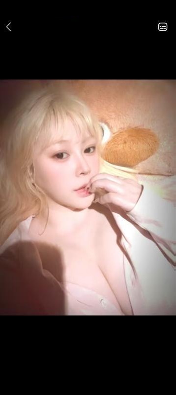 黄毛大兔子