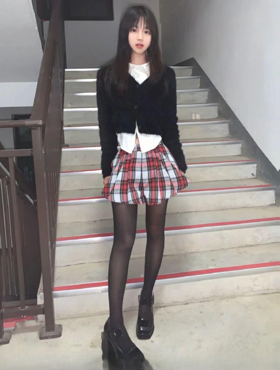 黑丝女友型刚下海 图 2