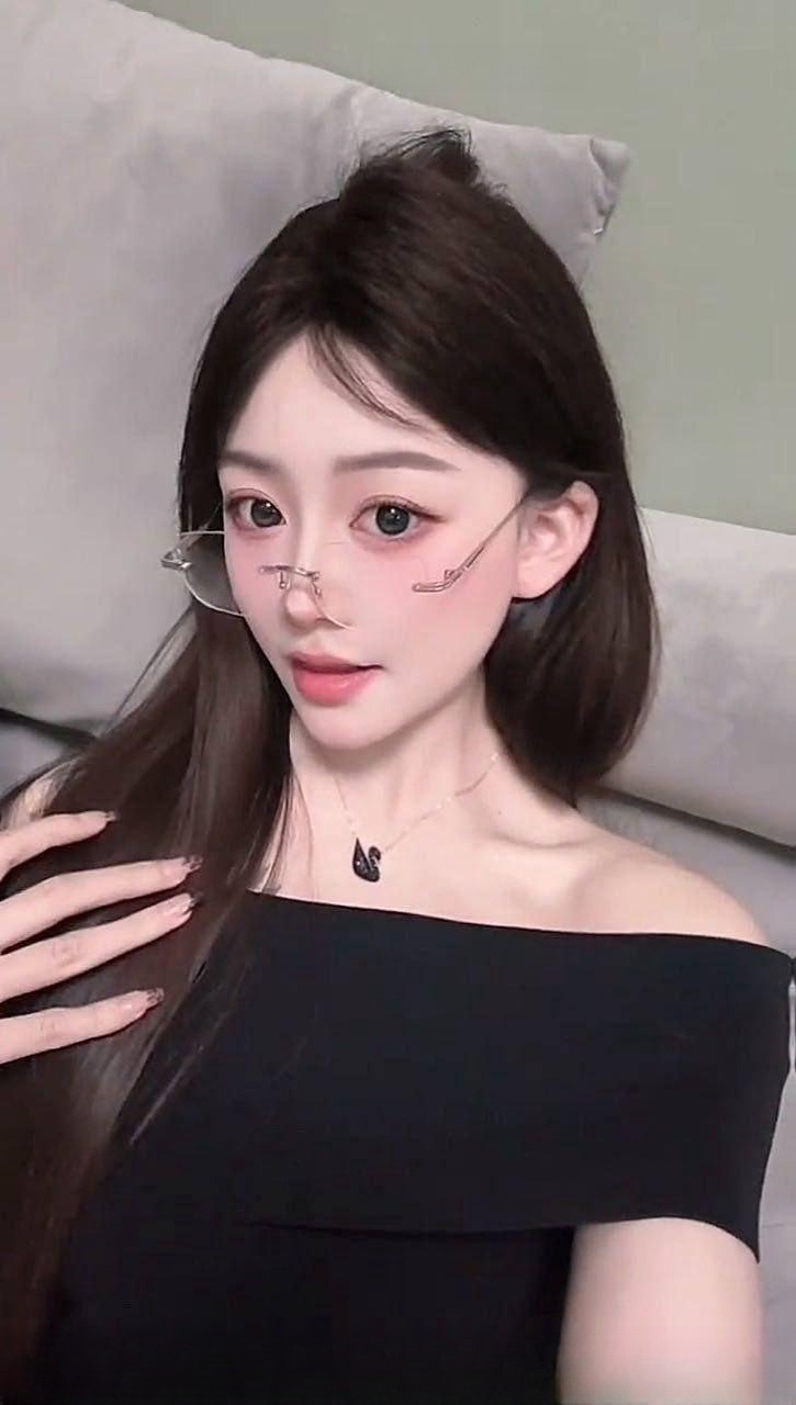 奶白纯欲小姐姐 图 2