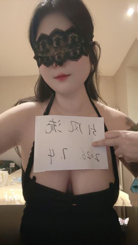 大胸闷骚喷水微胖妹妹 图 3