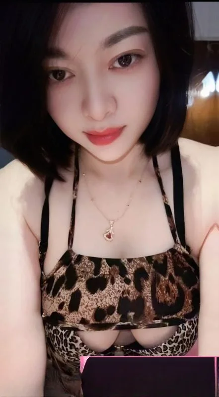 滨江大奶骚娃夏沫