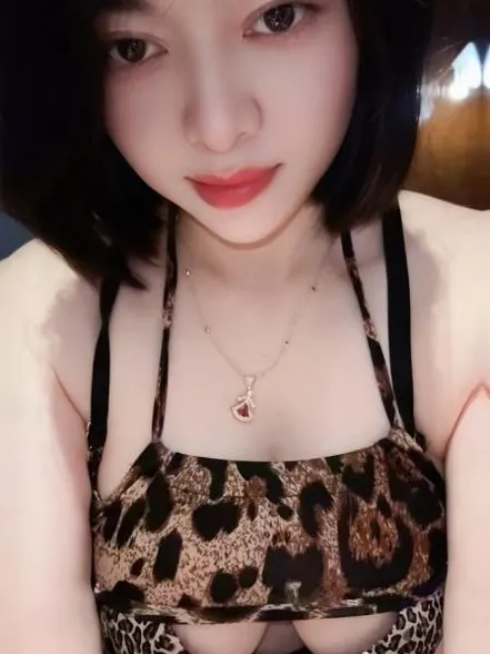 滨江大奶骚娃夏沫
