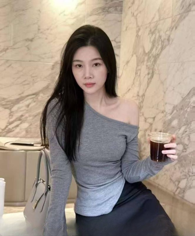 服务极好骚货花花 图 2