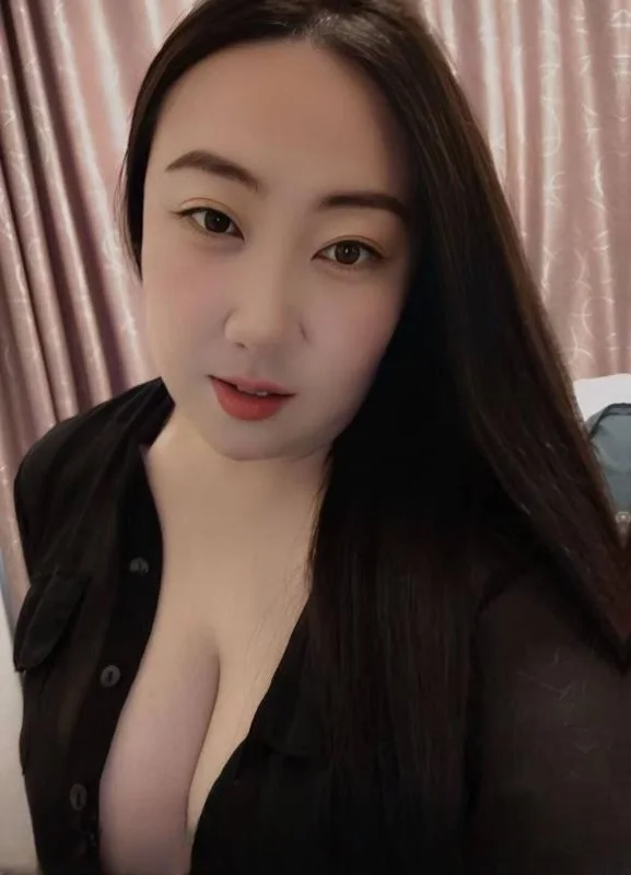 服务系大奶熟女