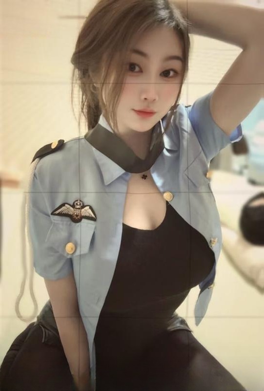 三点粉月月