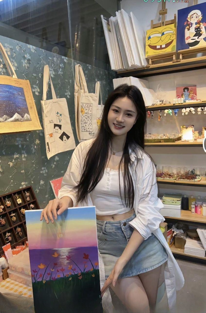 甜甜美术生 图 2