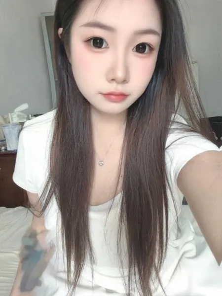 徐汇纹身制服大奶美女